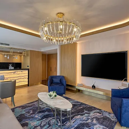 Merit Starlit & Residences בודווה