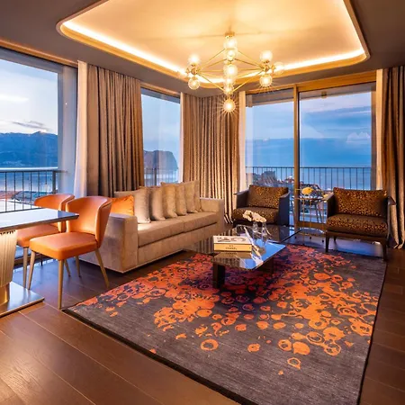 Merit Starlit & Residences 5*