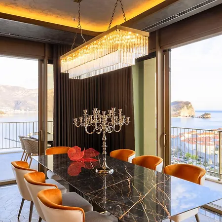 Merit Starlit & Residences 5*