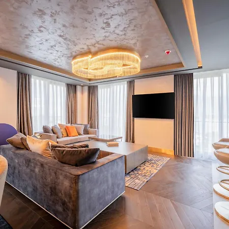 Merit Starlit & Residences מלון 5*