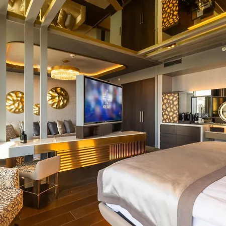 Merit Starlit & Residences 5*