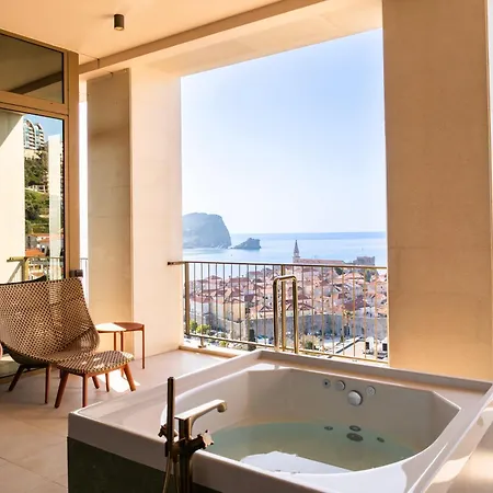 ホテル Merit Starlit & Residences ブドヴァ